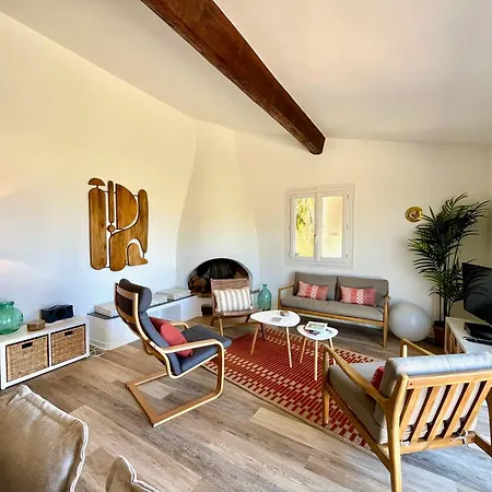 Charmante Maison بيت للعطل *